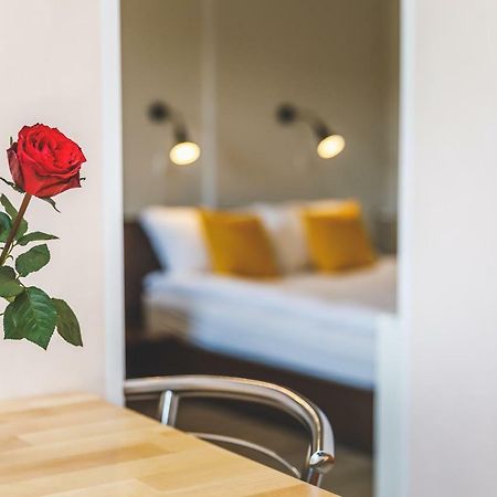 Compact Apartment Near Food Market In The Oldtown Plus Free Parking Klaipeda Ngoại thất bức ảnh