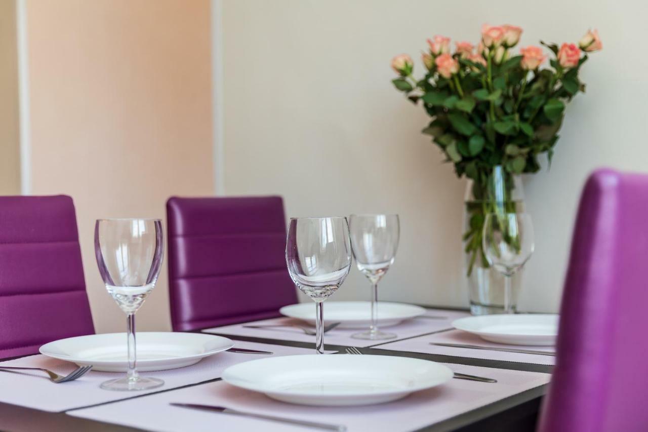 Compact Apartment Near Food Market In The Oldtown Plus Free Parking Klaipeda Ngoại thất bức ảnh
