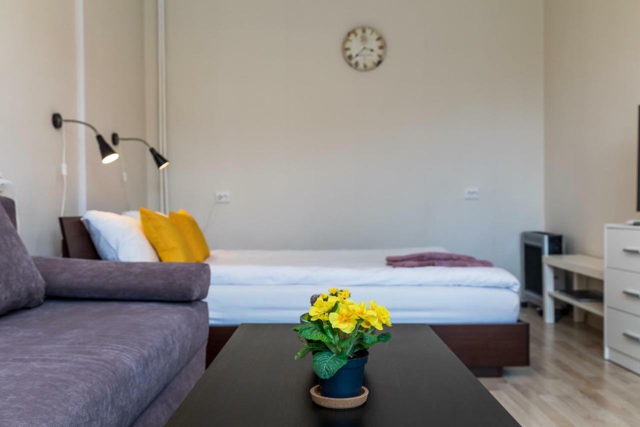 Compact Apartment Near Food Market In The Oldtown Plus Free Parking Klaipeda Ngoại thất bức ảnh